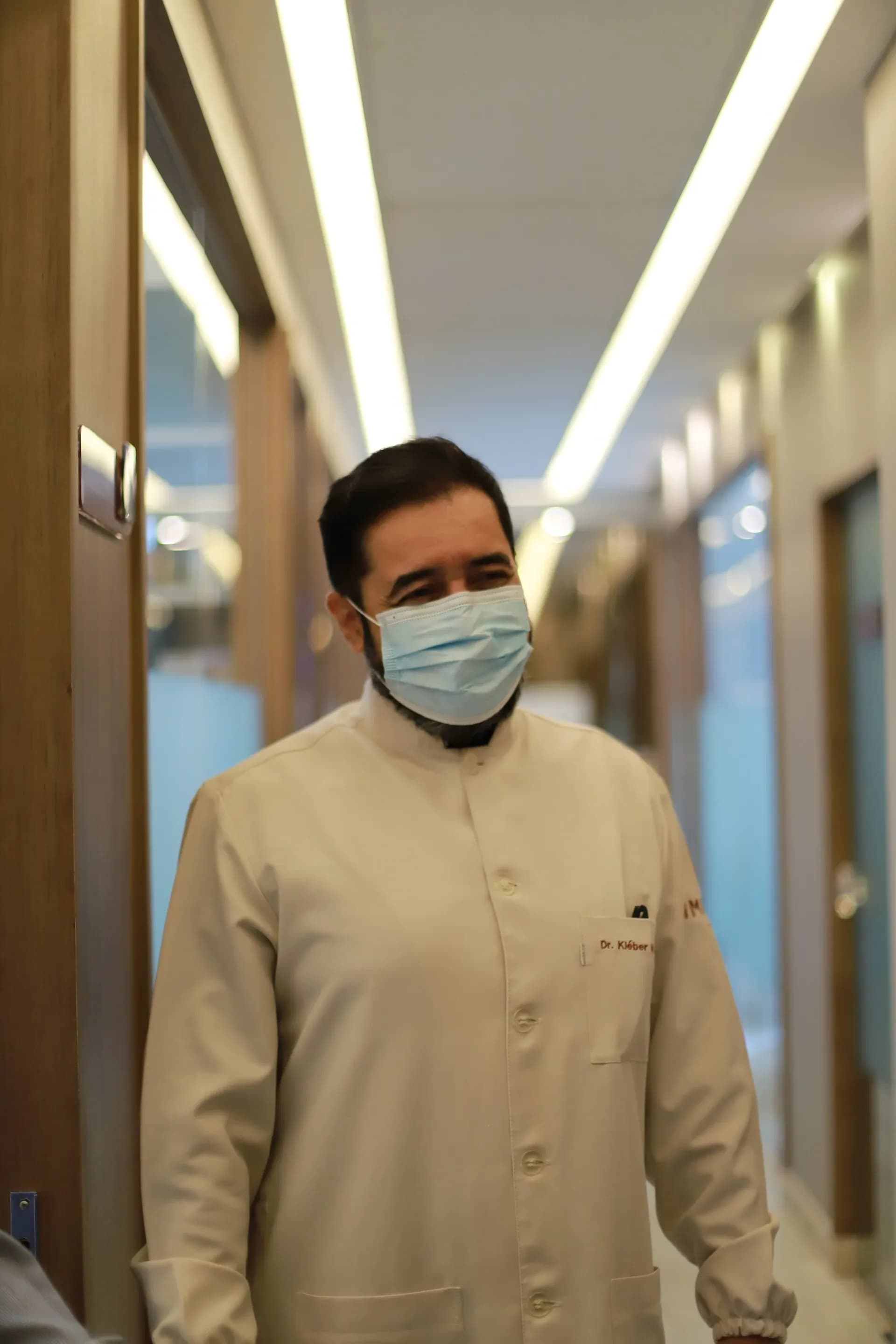 Dr. Kleber Meireles in clinic